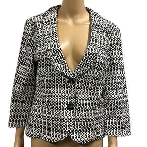 CAbi Black Cream 2 Button Front and Cuff 3 Quarter Sleeve Blazer Jacket Womens 8